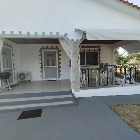 Raxoni House Holiday home *